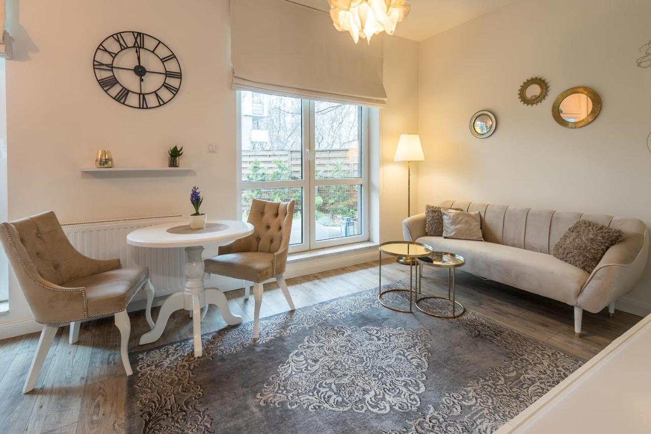 Kierbedzia 6 - Bezplatny Podziemny Parking - Free Parking - Piekny Ogrodek Z Tarasem - 2Km Lazienki Krolewskie - Wifi - Smart Tv 50 Cali - Good Apartments Varsó Kültér fotó