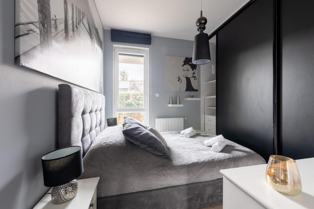 Kierbedzia 6 - Bezplatny Podziemny Parking - Free Parking - Piekny Ogrodek Z Tarasem - 2Km Lazienki Krolewskie - Wifi - Smart Tv 50 Cali - Good Apartments Varsó Kültér fotó